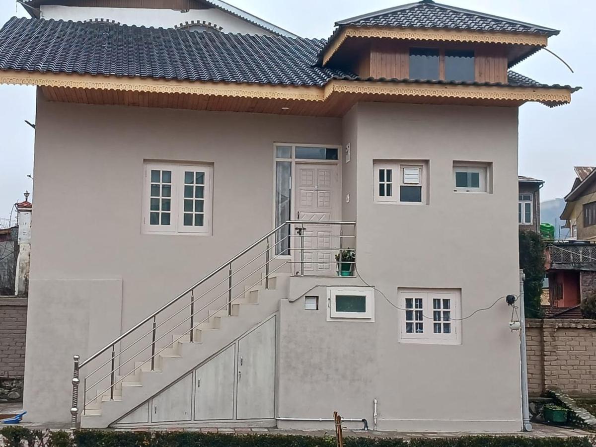 Farsal Villa Srinagar  Bagian luar foto
