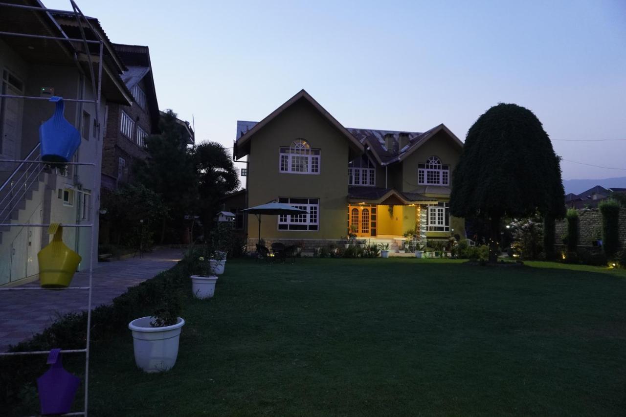 Farsal Villa Srinagar  Bagian luar foto